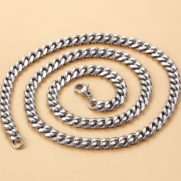 Cuban Link Chain Necklace for Men and Women - Picture 3 of 5